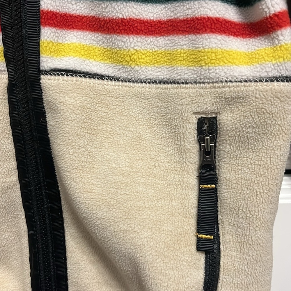 Pendleton Fleece - Picture 3 of 4